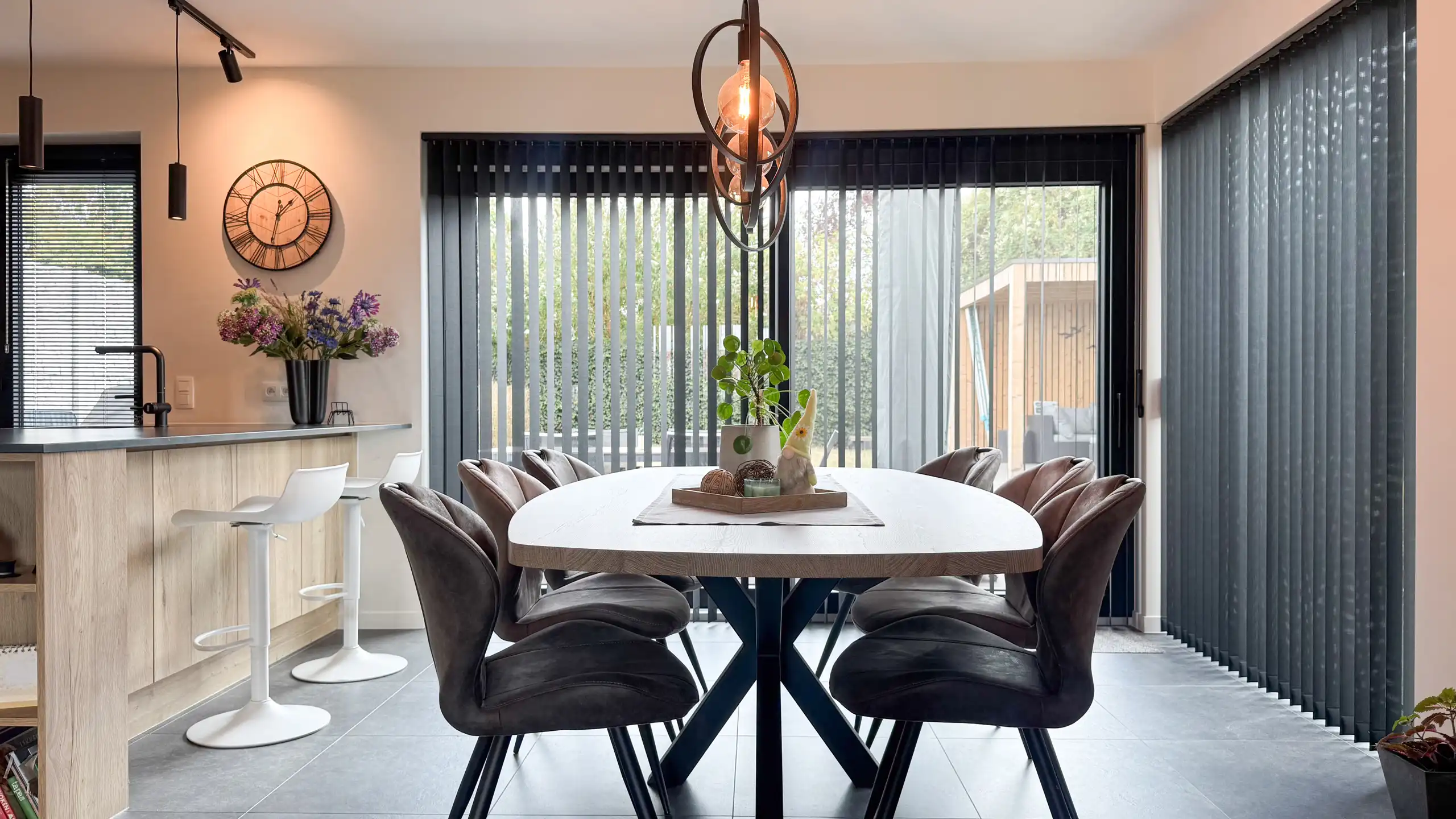 Moderne halfopen woning met 3 slpks en tuin! foto 11