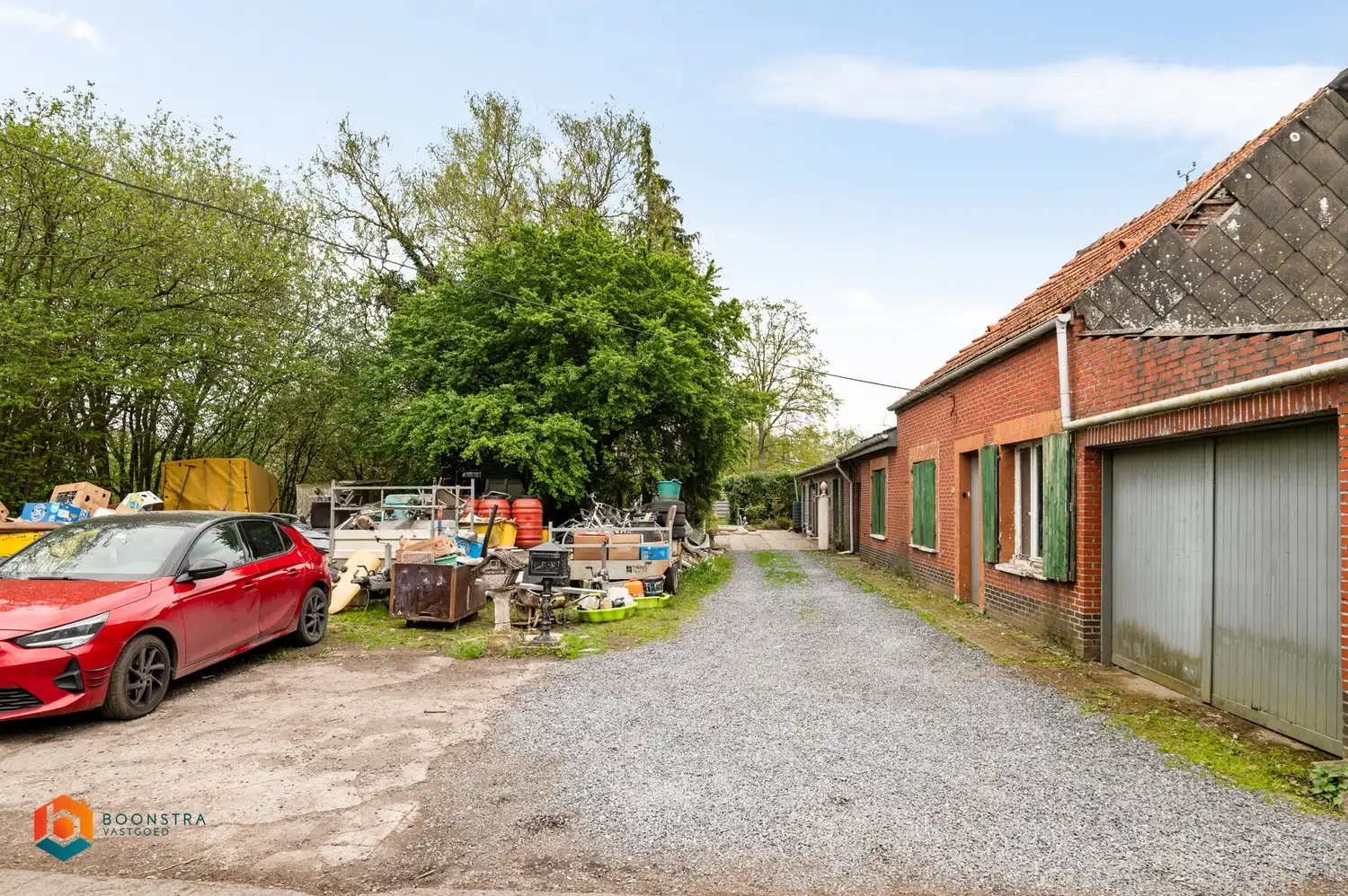 Zonevreemde casco woning met veel potentieel te Putte foto 8
