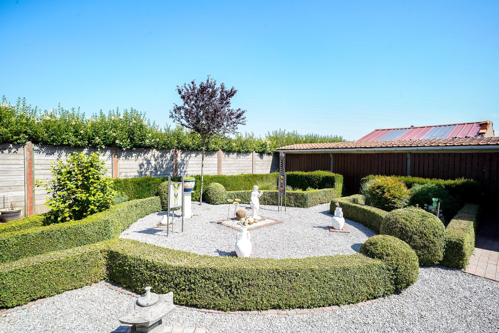 Goed gelegen bungalow met 3 slaapkamers, garage en tuin in Westkerke foto 16