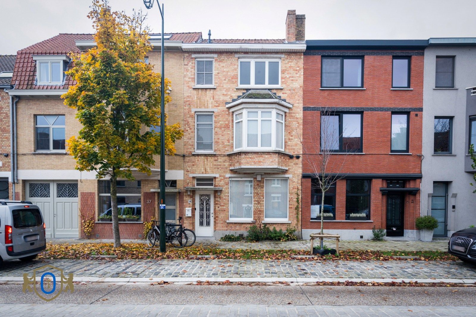 Brugse 3-slpkr herenwoning met studio & romantische tuin foto 2