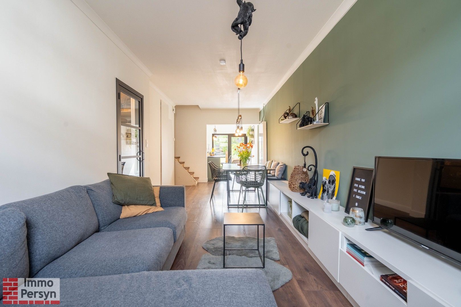 Gerenoveerde woning met 2 slaapkamers nabij het station. foto 2
