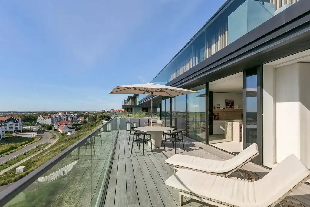 Uiterst smaakvol en top-notch afgewerkt appartement met panoramische zeezichten te Cadzand  foto 4