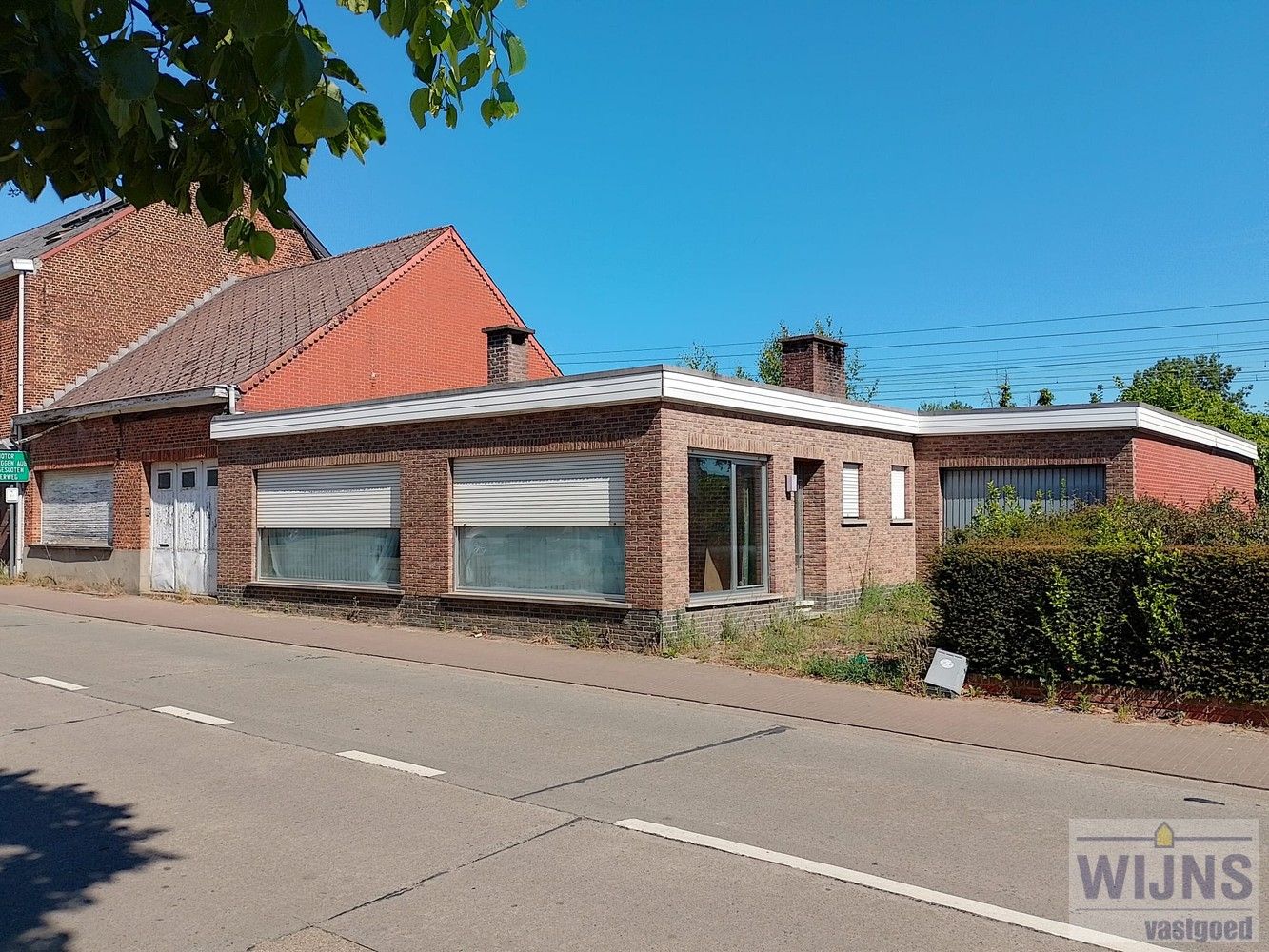 2 te renoveren panden/projectgrond. foto {{pictureIndex}}