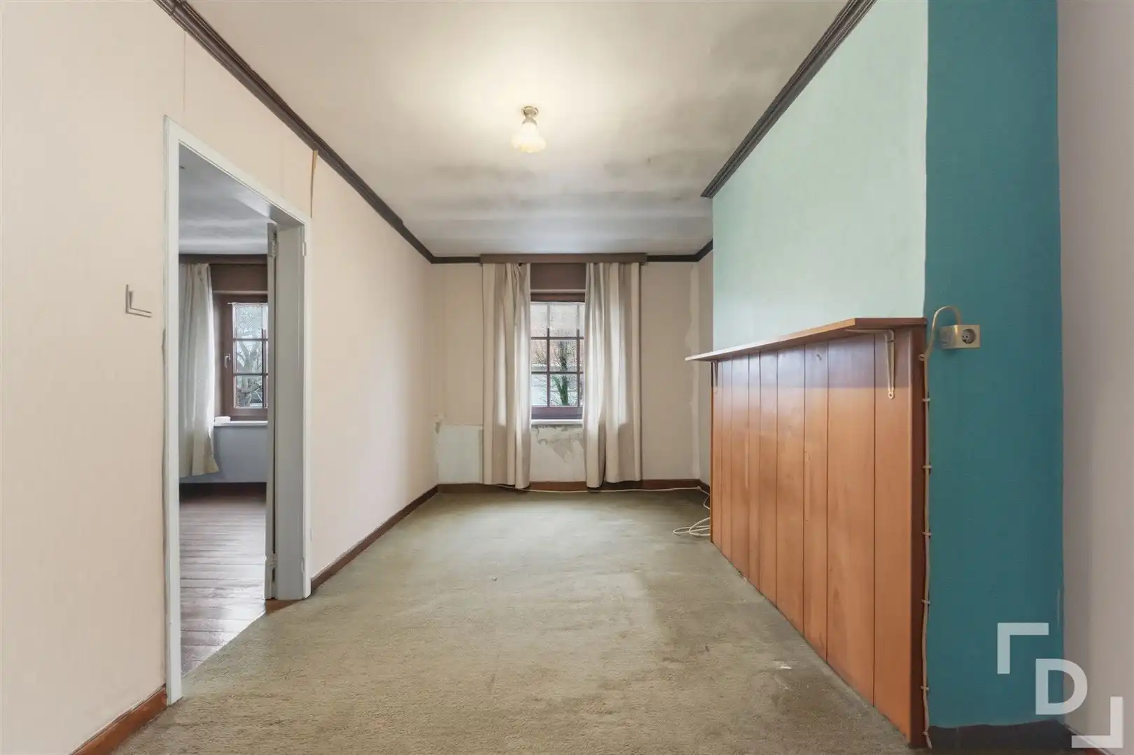 Te renoveren woning met inpandige garage in centrum Watou foto 16