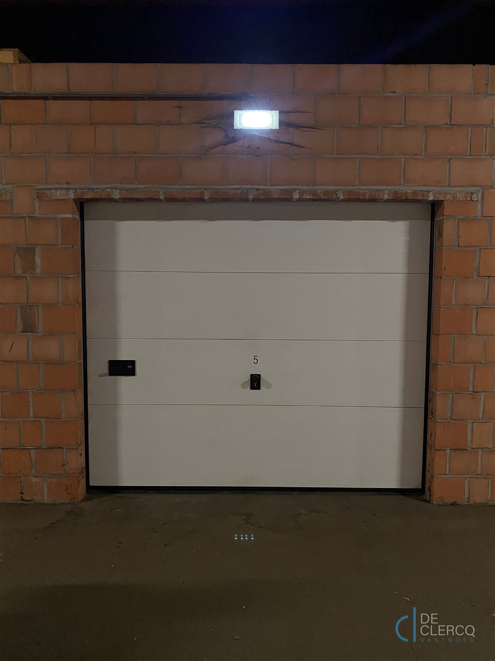 Bovengrondse, afsluitbare garage te koop centrum Lochristi!  foto 3