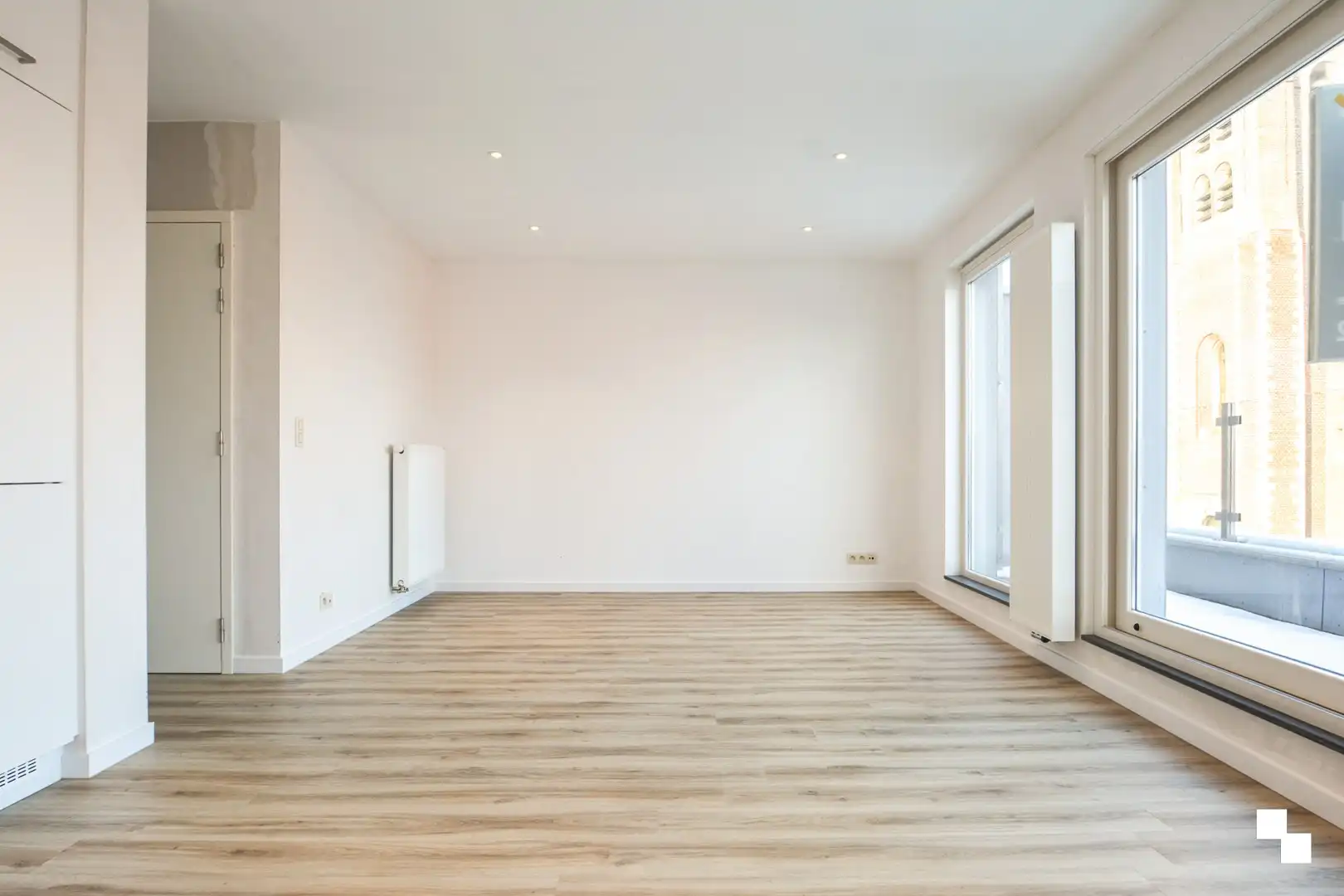 Recent tweeslaapkamer appartement in dorpskern van Sint-Eloois-Winkel foto 9