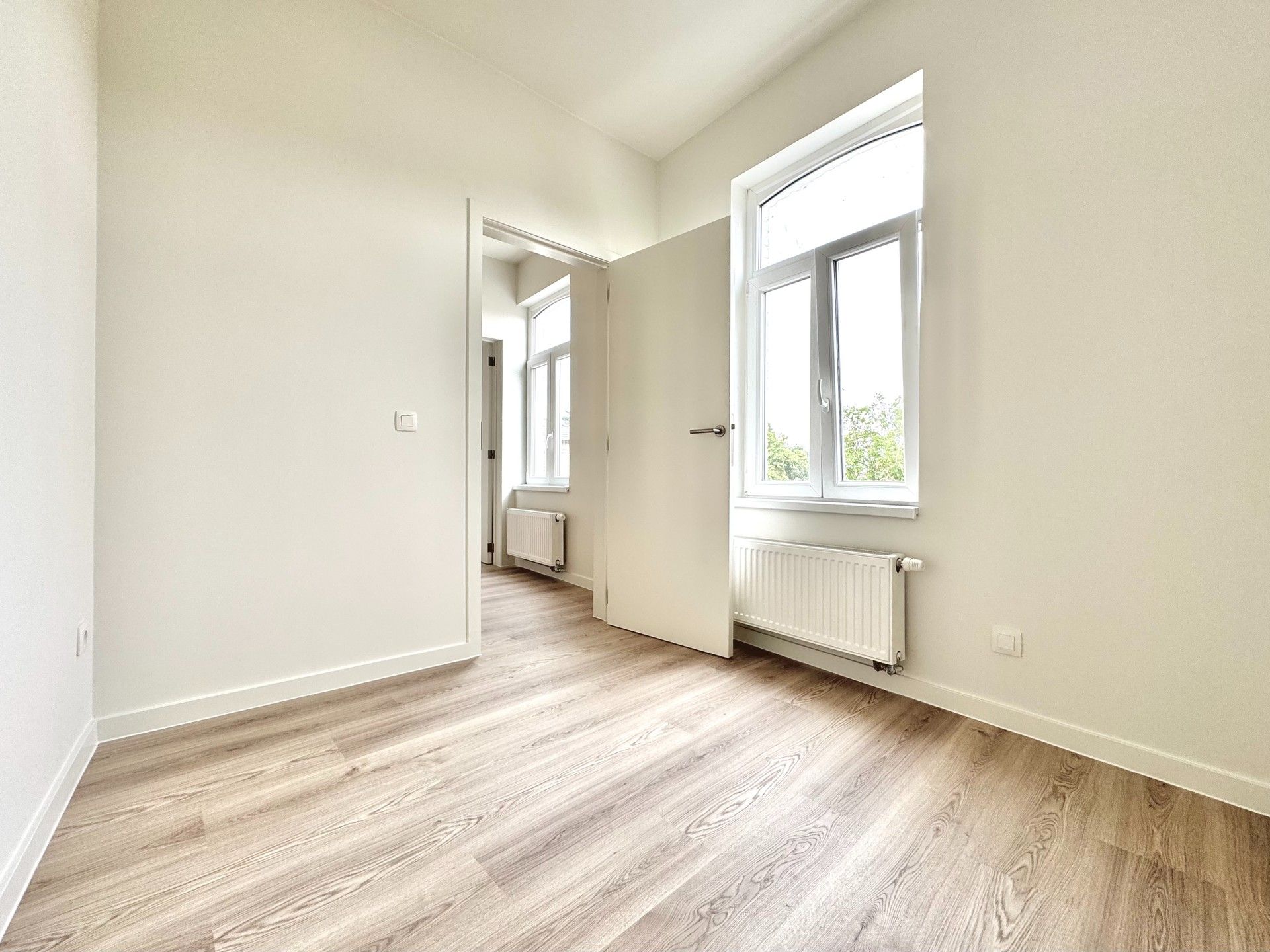 GERENOVEERDE WONING MET 3 SLPKS, TERRAS EN PARKING foto 21
