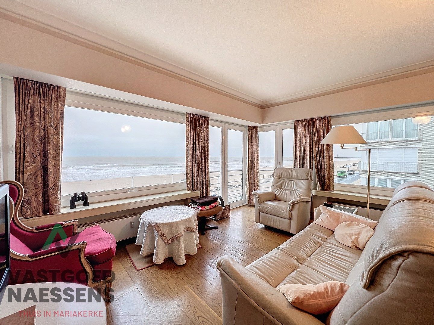 Instapklaar hoek-appartement met 3 SLPK en zicht op zee foto 2