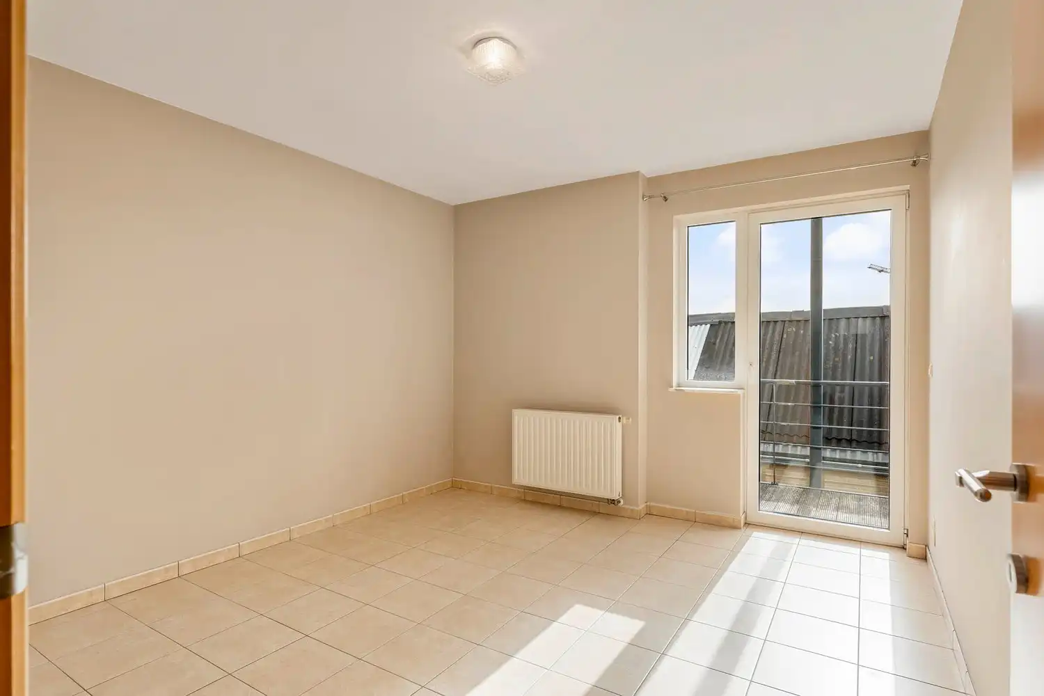 Instapklaar 2-slaapkamerappartement met zuidgericht terras en berging foto 9