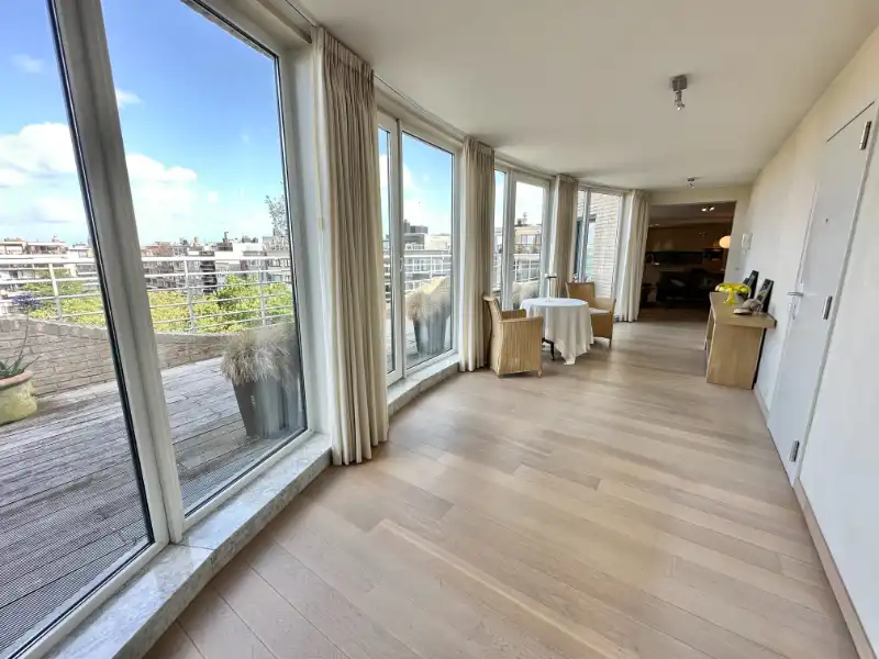 Exclusieve penthouse met 2 slaapkamers, royaal zonneterras en uniek groen uitzicht foto 12