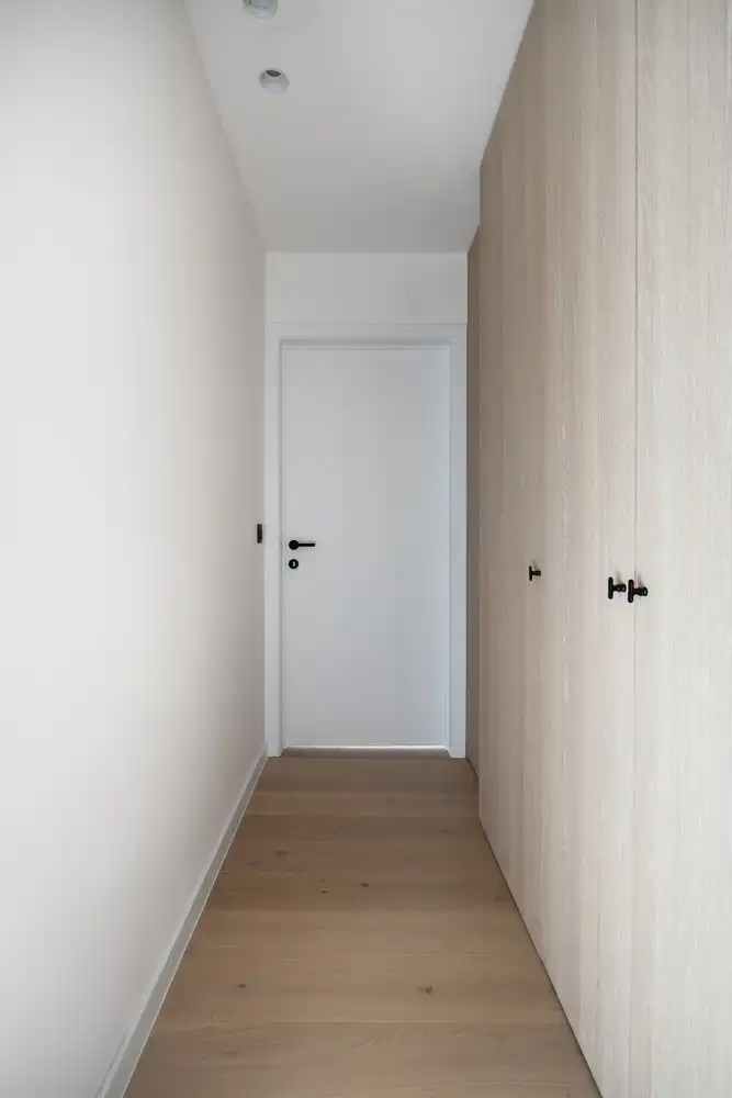 Gerenoveerd appartement met 2 slaapkamers en een terras nabij het Citadelpark en het Sint-Pietersstation. foto 5