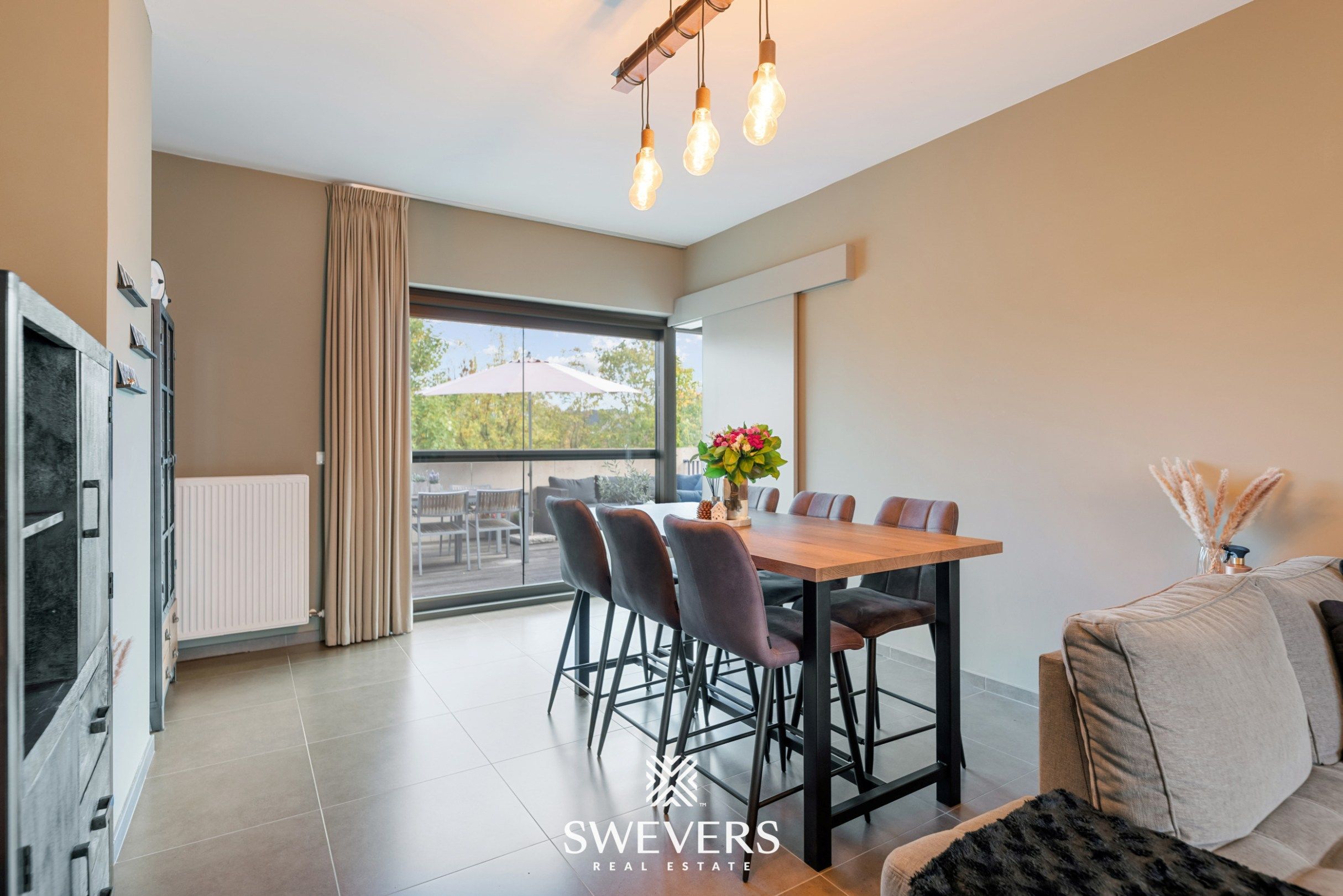Instapklaar duplexappartement met 3 slaapkamers en ruim terras foto 4