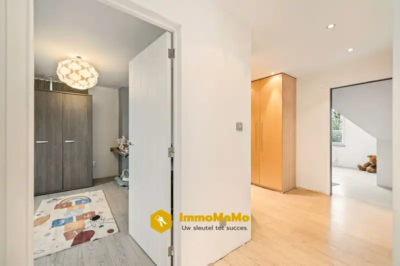 LANDELIJKE WONING MET ENORM RUIME TUIN TE KOOP IN WACHTEBEKE foto 8