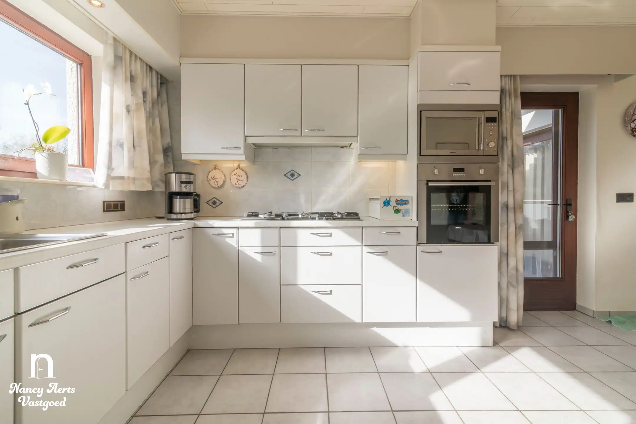 Ruime woning met multifunctionele kelder en prachtige tuin foto 11