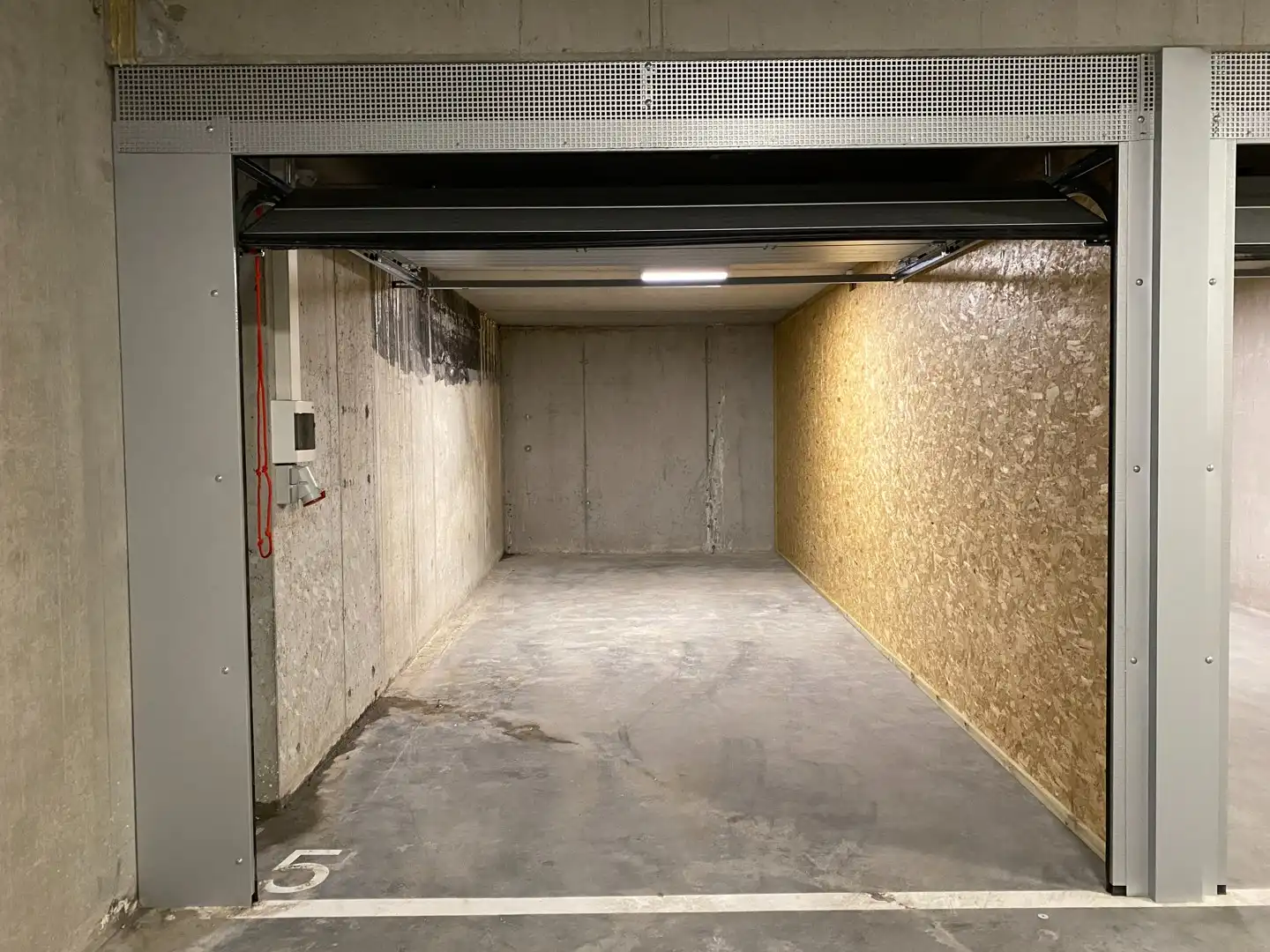 Garagebox in ondergrondse parking foto 2