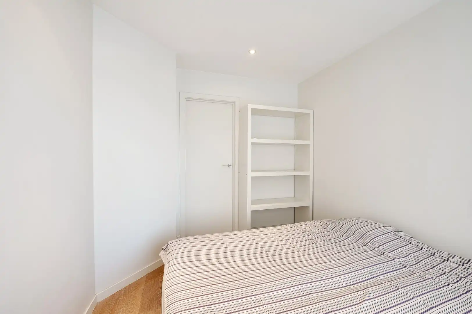Ruim appartement van 163m² met 11 m² façade in de Dumortierlaan. foto 22