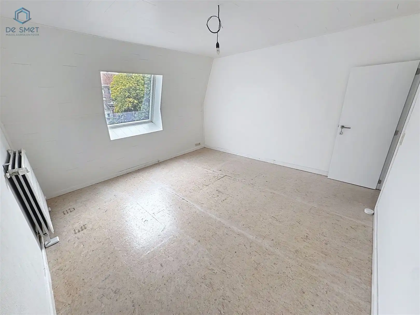 Instapklare, volledig gerenoveerde woning met 4 slaapkamers, terras en tuinberging in hartje Geraardsbergen! foto 22