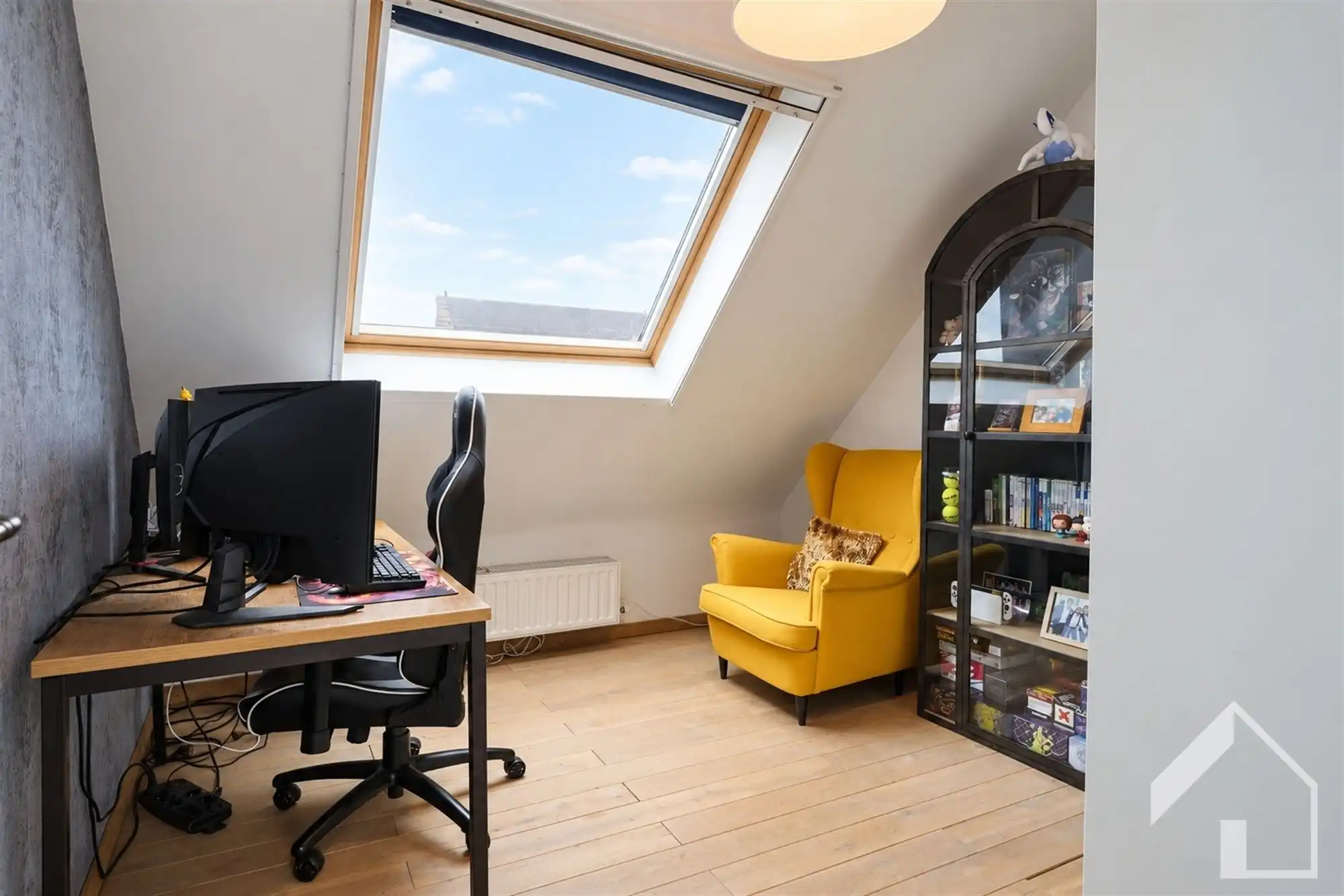 Ruim dakappartement met groot terras en staanplaats foto 10