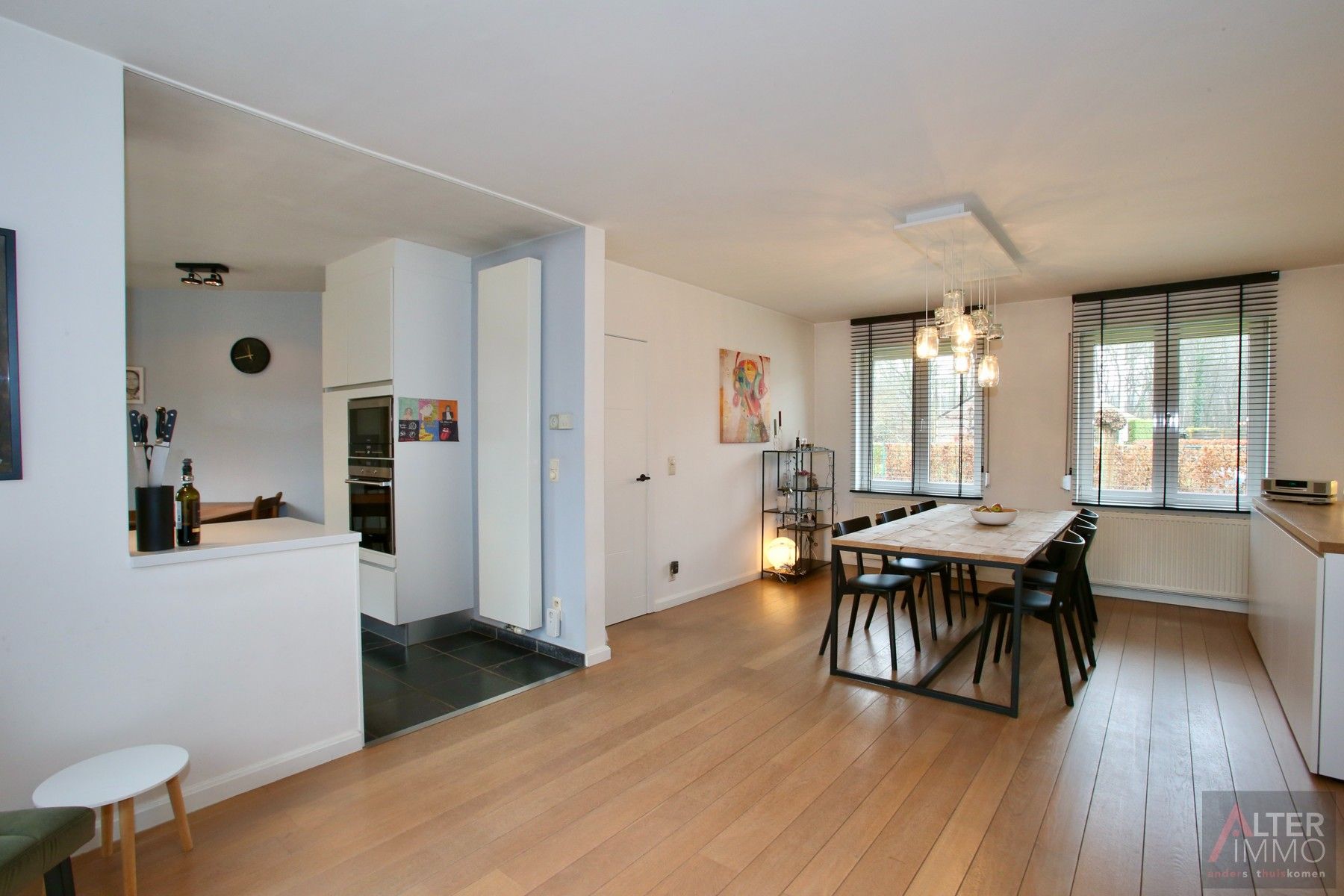 VERKOCHT! Instapklaar, gerenoveerd landhuis (205m2 NBO) met 3 slaapkamers, inpandige garage, zonnepanelen en een uitstekend EPC op een perceel van 8a 16ca - uitstekende ligging vlakbij Zolder centrum. foto 6