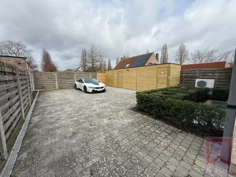 Stijlvol kantoor/handelspand op toplocatie centrum Geel met parking! foto 18