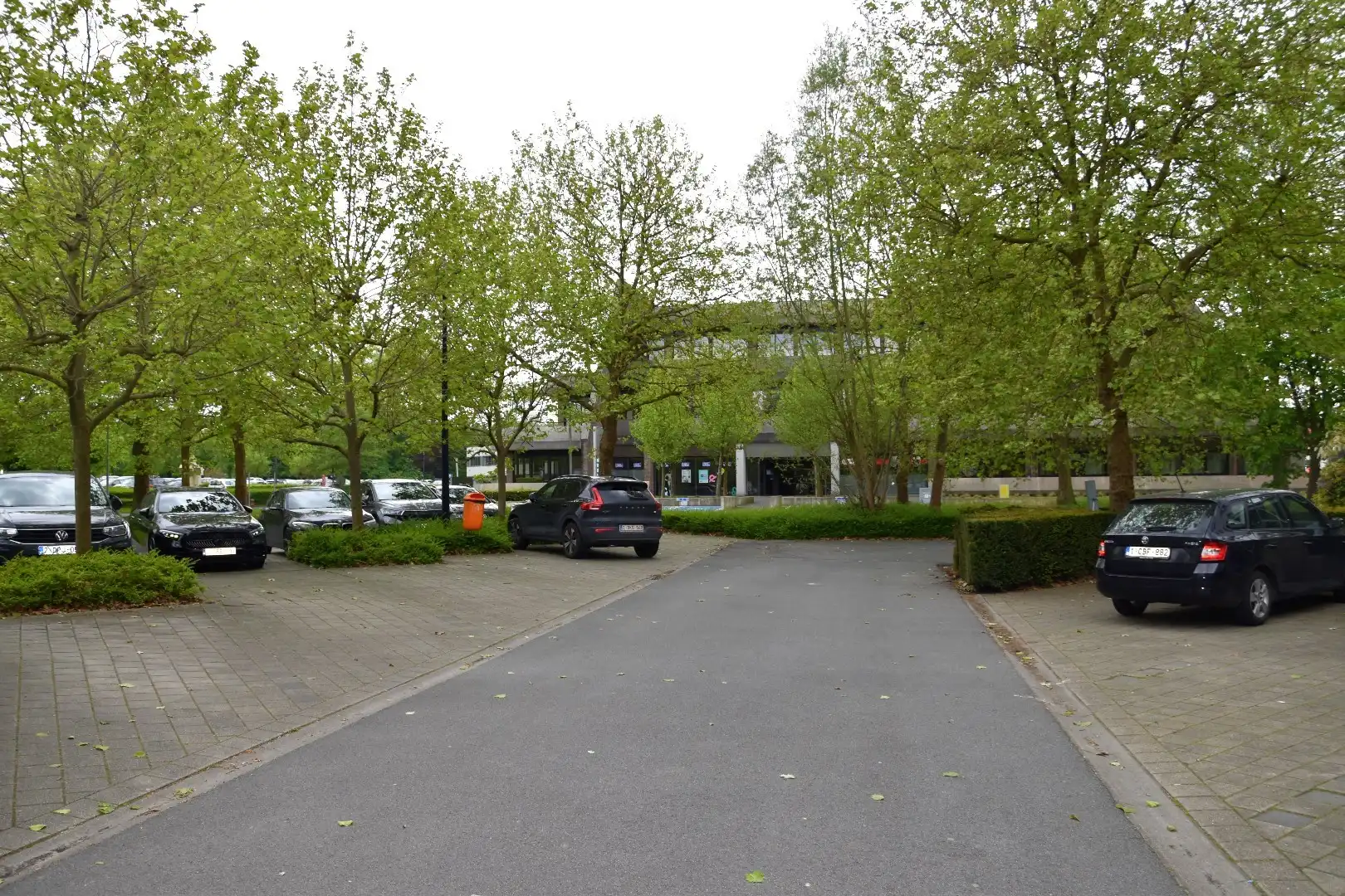 Hotelkamer met aparte badkamer in 'Ibis Style" Kortrijk te koop foto 2