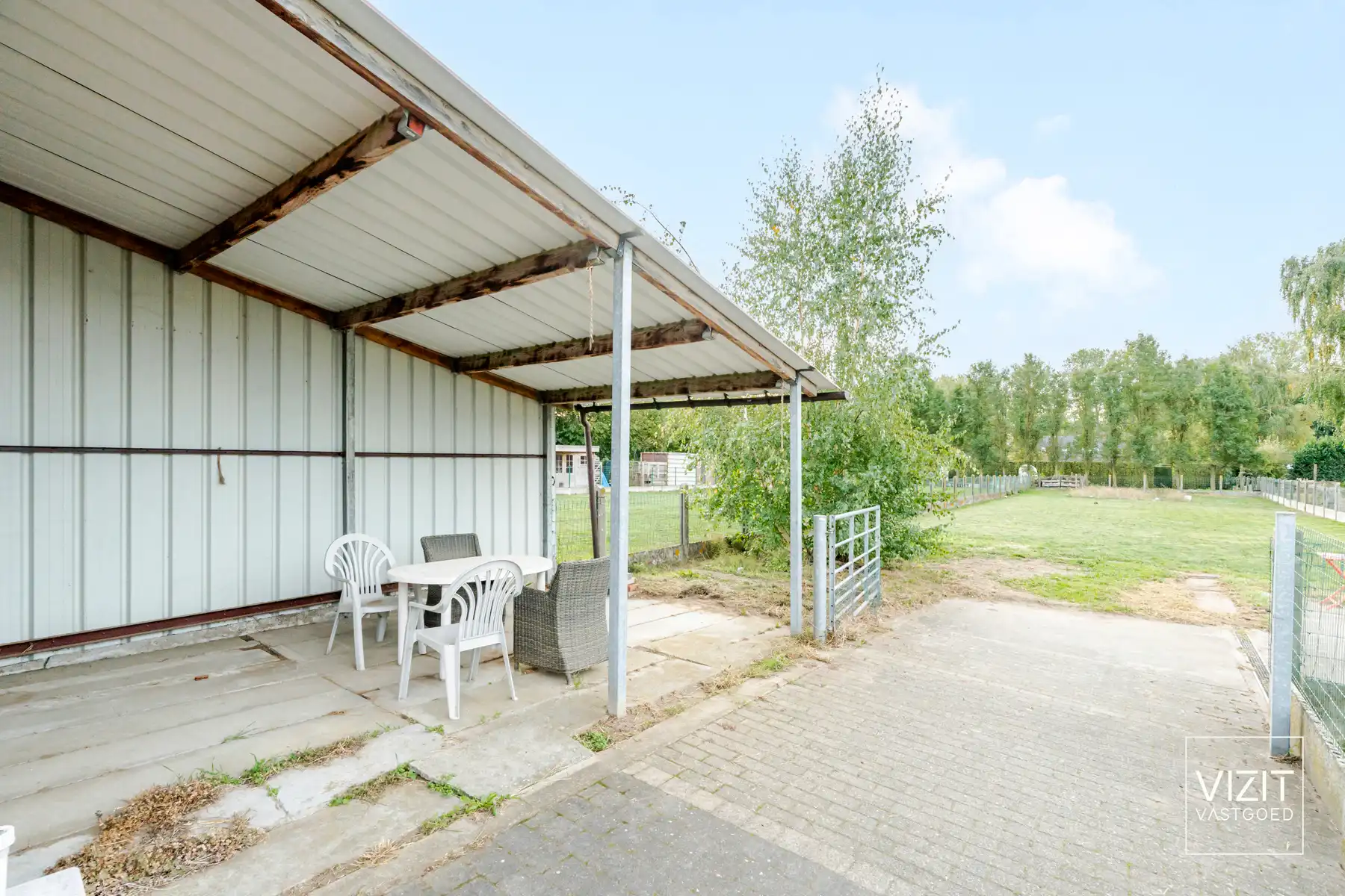 Halfopen woning met 4 slaapkamers en stallingen!  foto 28