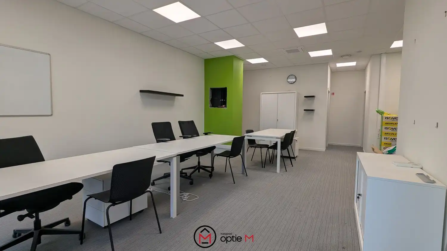 Instapklaar kantoor te koop in Genk – centrale ligging met parkeergelegenheid foto 3