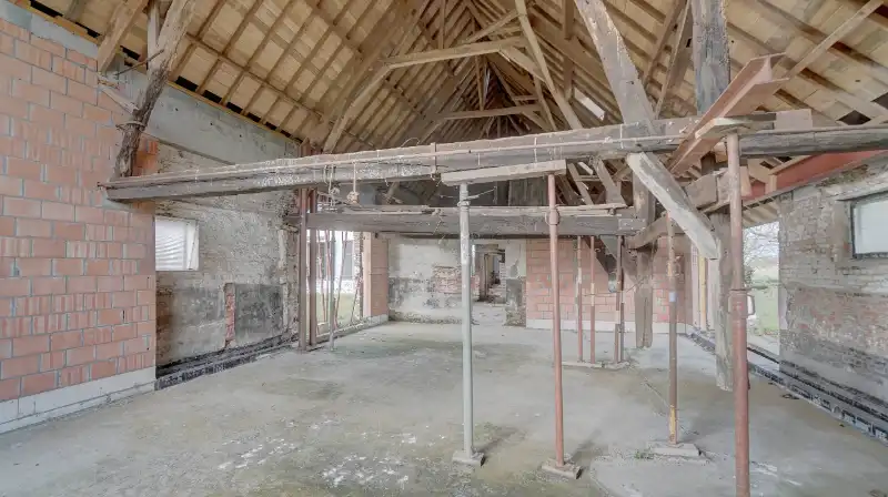 Exclusief 17e eeuws landgoed met bijgebouwen en slotgracht op 1 ha foto 15