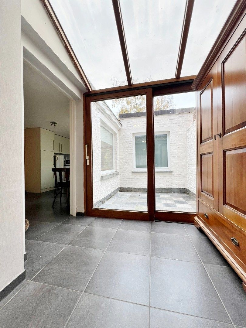 Instapklare woning met prachtige tuin op een perceel van 1.680m² op 500meter van de markt.  foto 6