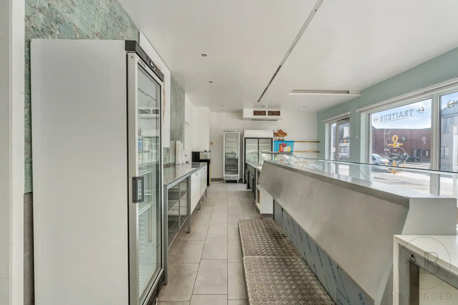 Goed gelegen handelspand foto 8