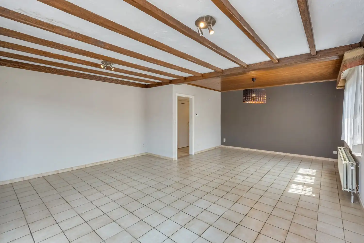 Appartement met 2 slaapkamers en ruime garage in het stadscentrum van Sint-Truiden foto 6