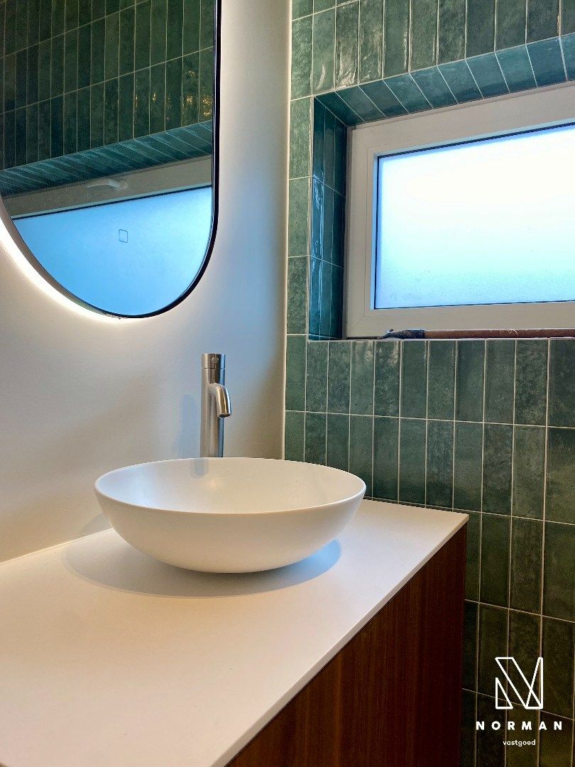 Hedendaags gerenoveerde woning met tuin, garage en 3 slks. foto 11