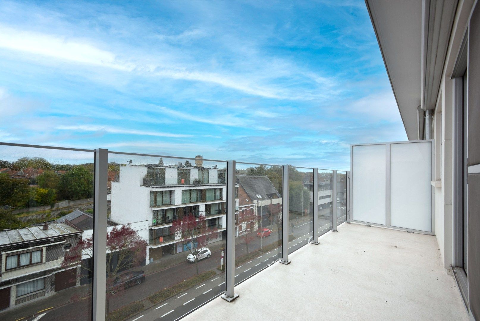 INSTAPKLAAR APPARTEMENT MET TERRAS EN GARAGE  foto 9