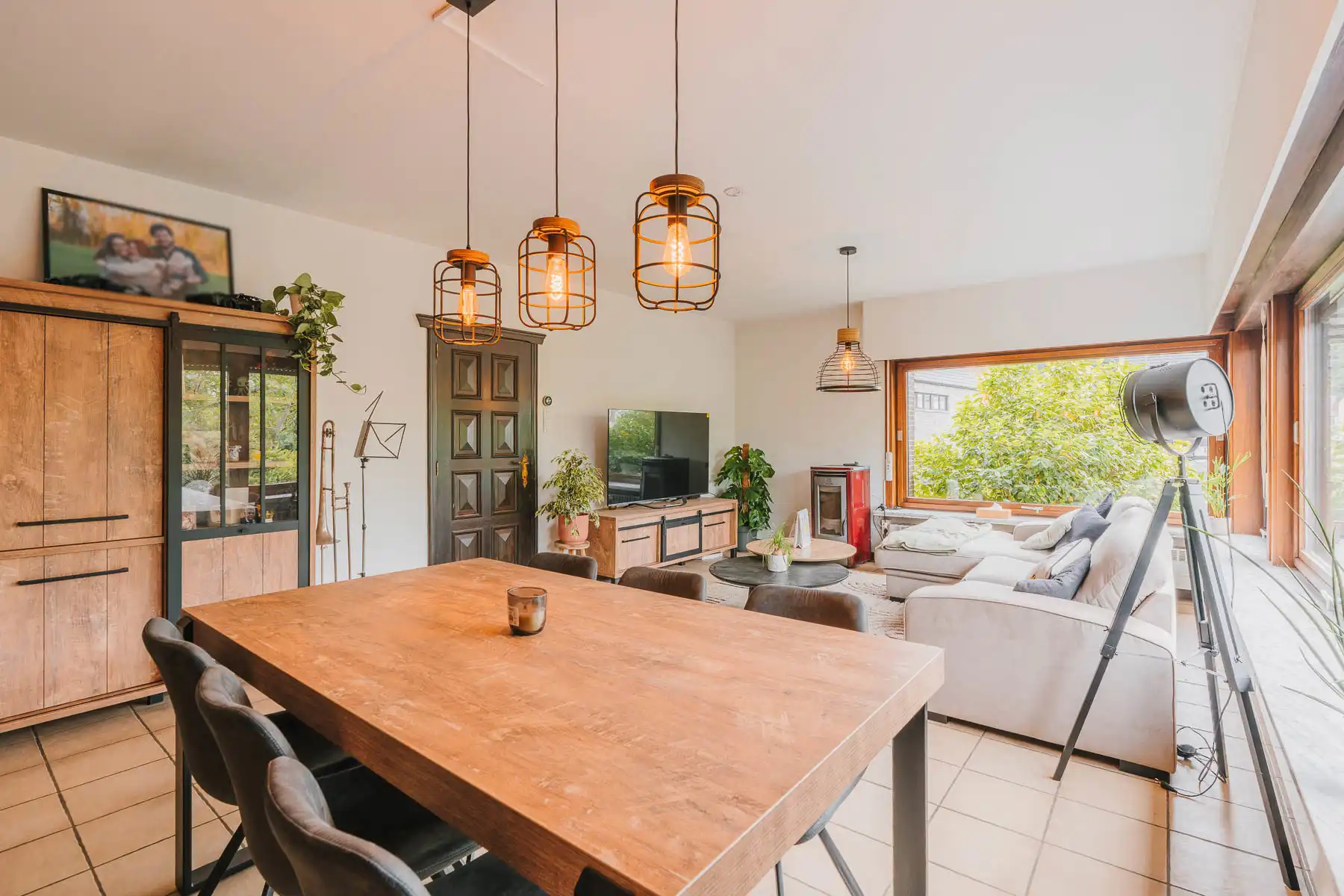 Vrijstaande, karaktervolle woning met prachtige tuin foto 5