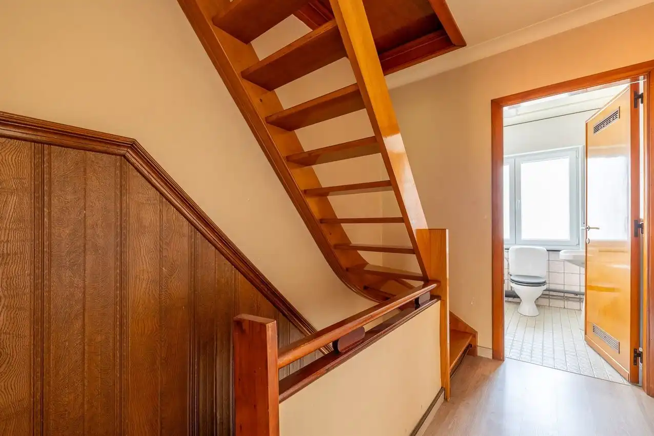Karaktervolle woning met grote tuin, bijgebouwen en uitbreidbaar zoldervolume op een verrassend diep perceel foto 20