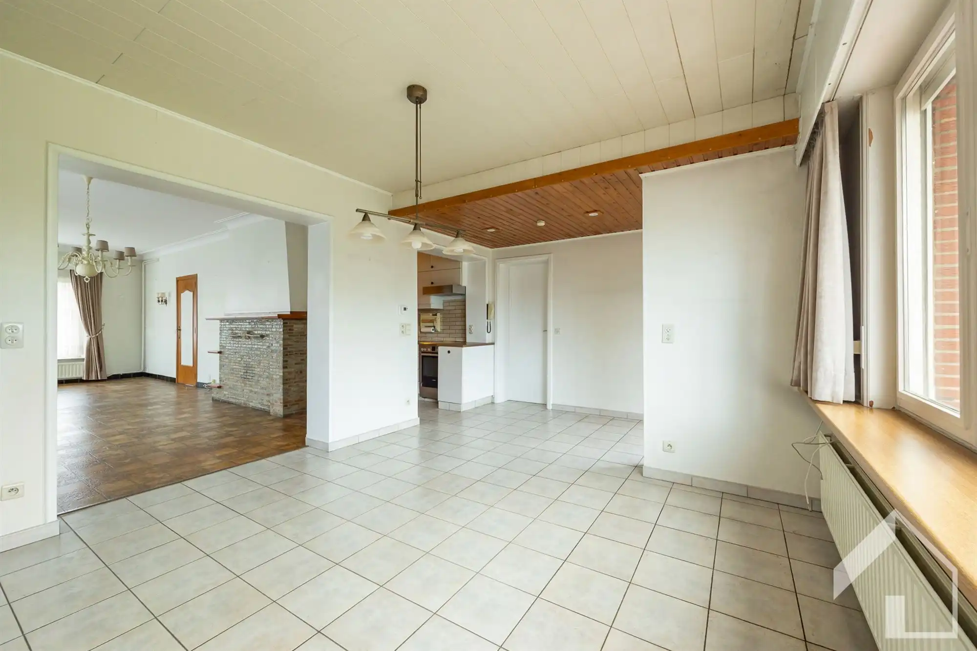 Open bebouwing met 4 slaapkamers! foto 6