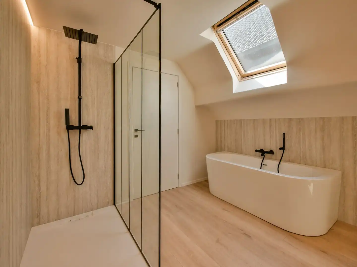 Instapklare woning in hartje Hertsberge! foto 10
