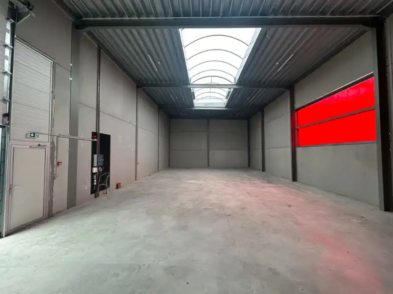 Opslag- of magazijnruimte te huur – 232 m² foto 4