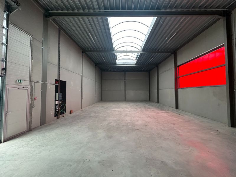 Opslag- of magazijnruimte te huur – 232 m² foto 4
