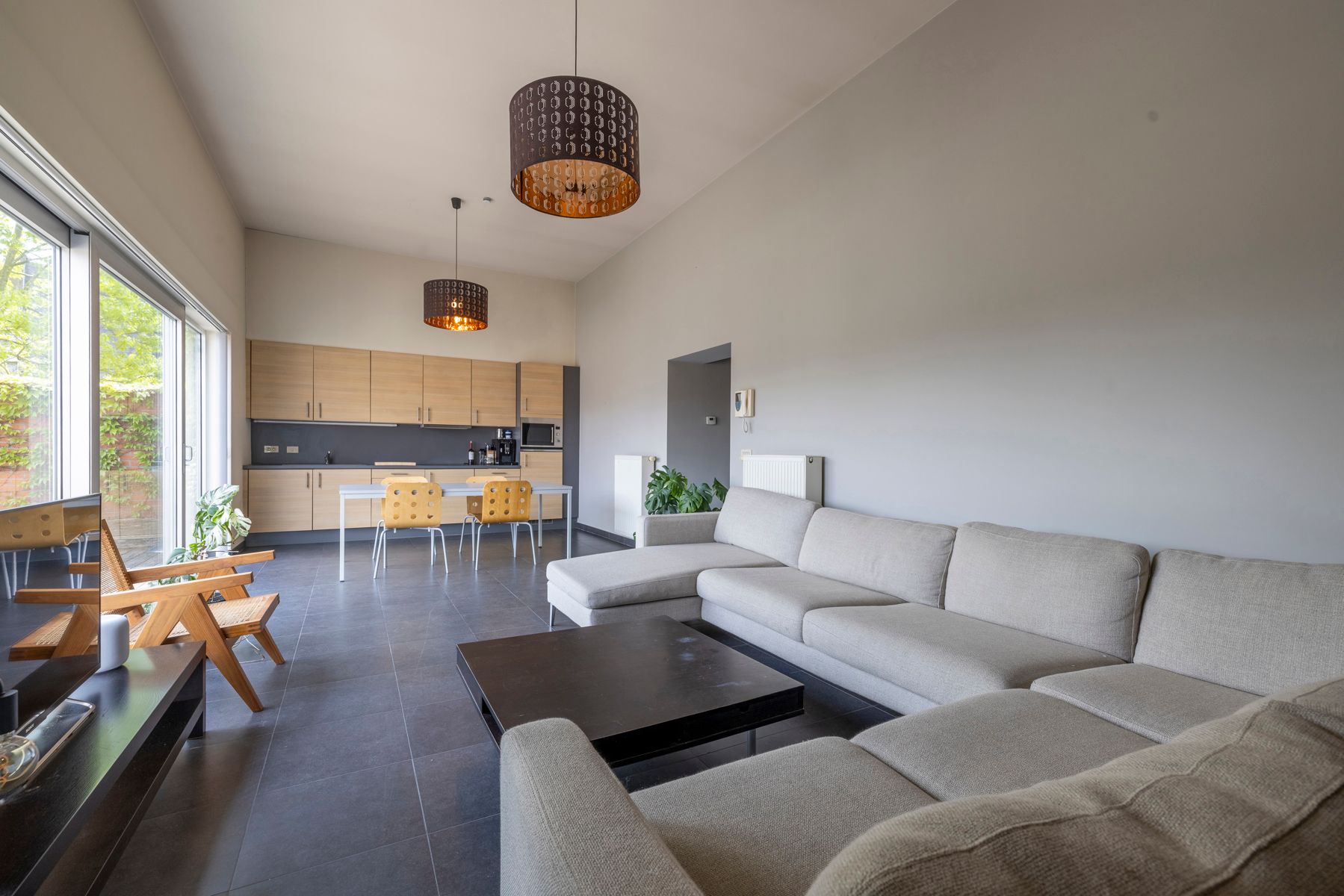 Appartement met 2 slpks, binnenstaanplaats en groot terras! foto 6
