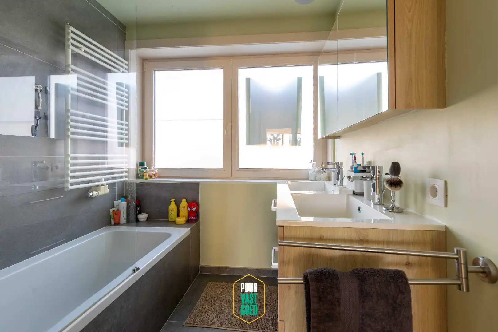 Praktisch, energiezuinig, perfect in orde en met garage! foto 11