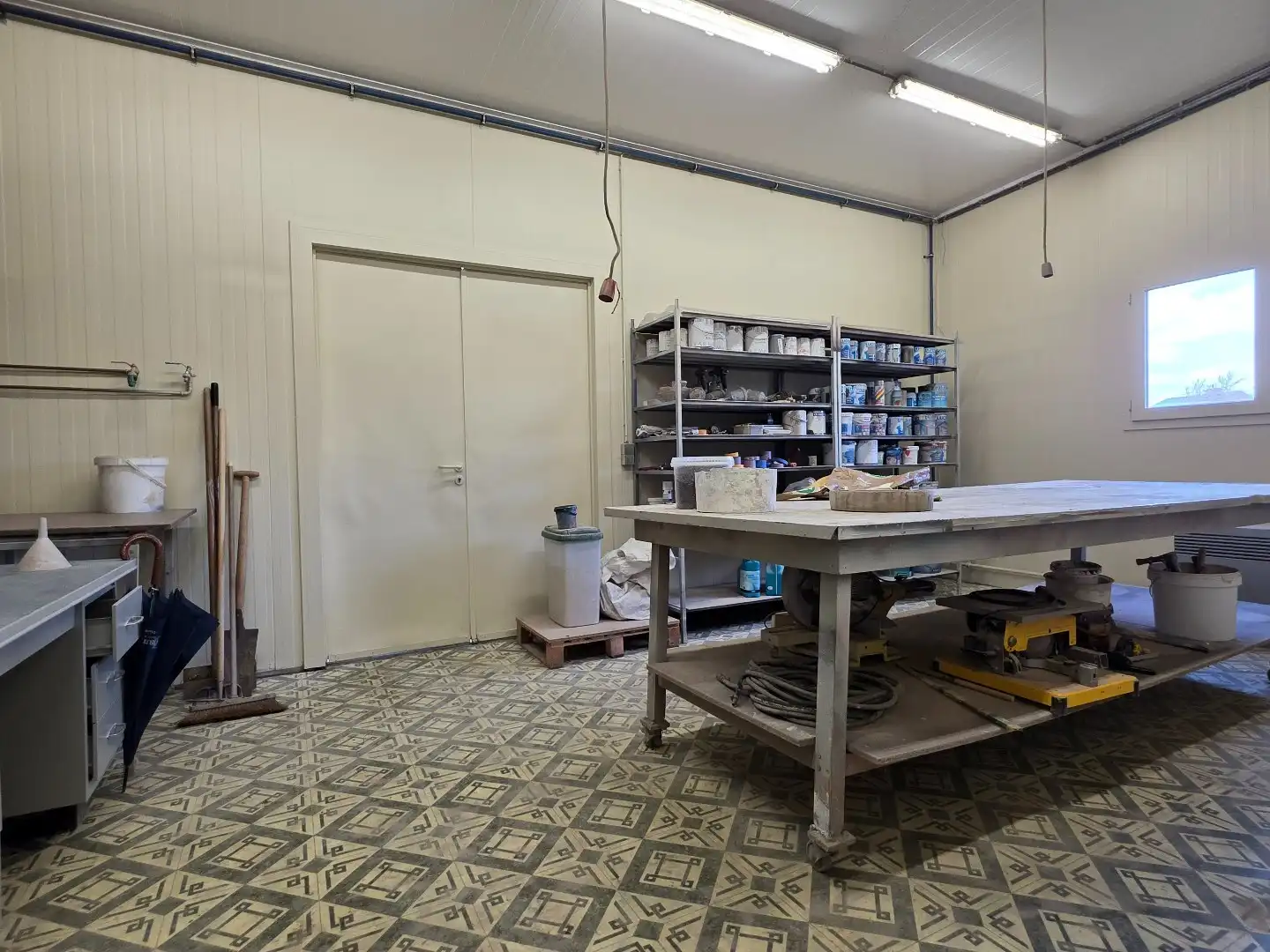 Vlot bereikbaar atelier/opslagruimte te koop foto 9