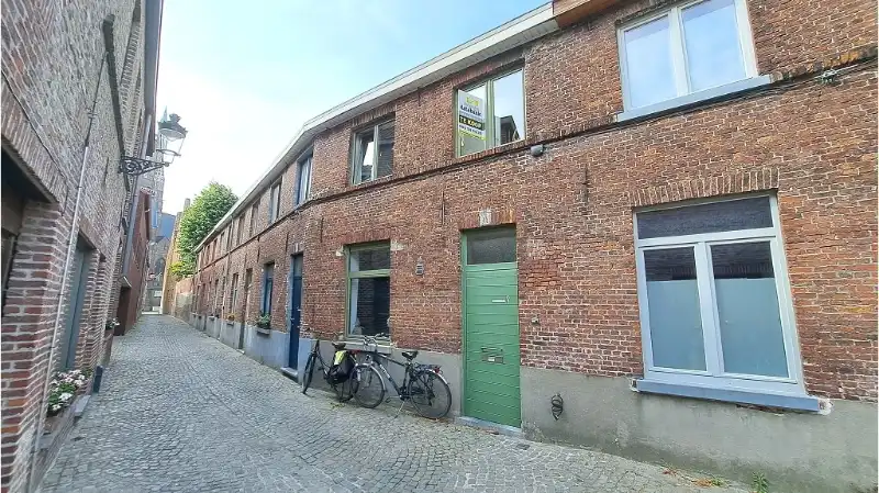 Comfortabele 2-slaapkamerwoning met Terras en Tuintje te koop in Brugge foto 13