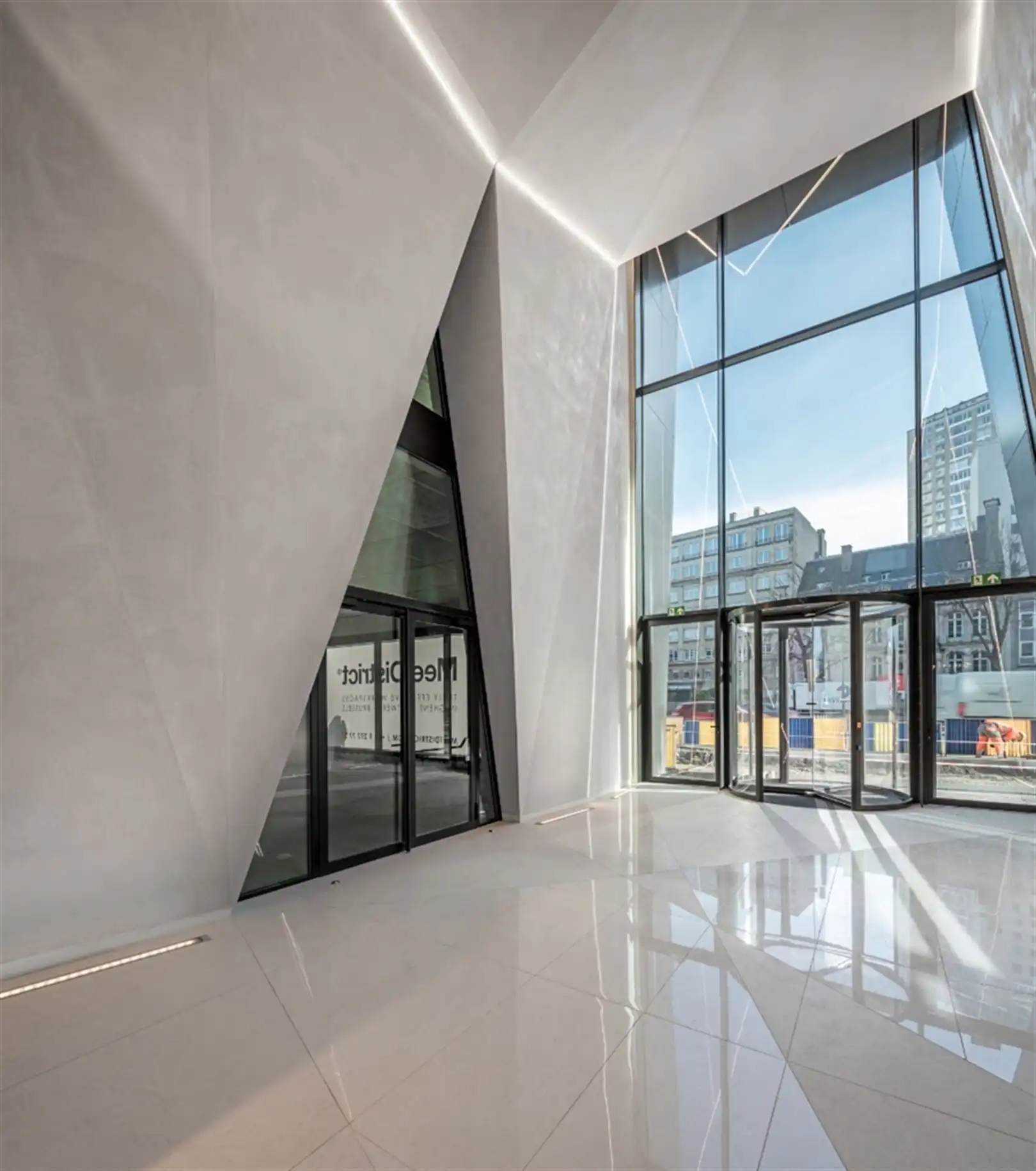 SPECTRUM : 4e verdiep 1.390m² van 268m² te huur foto 3