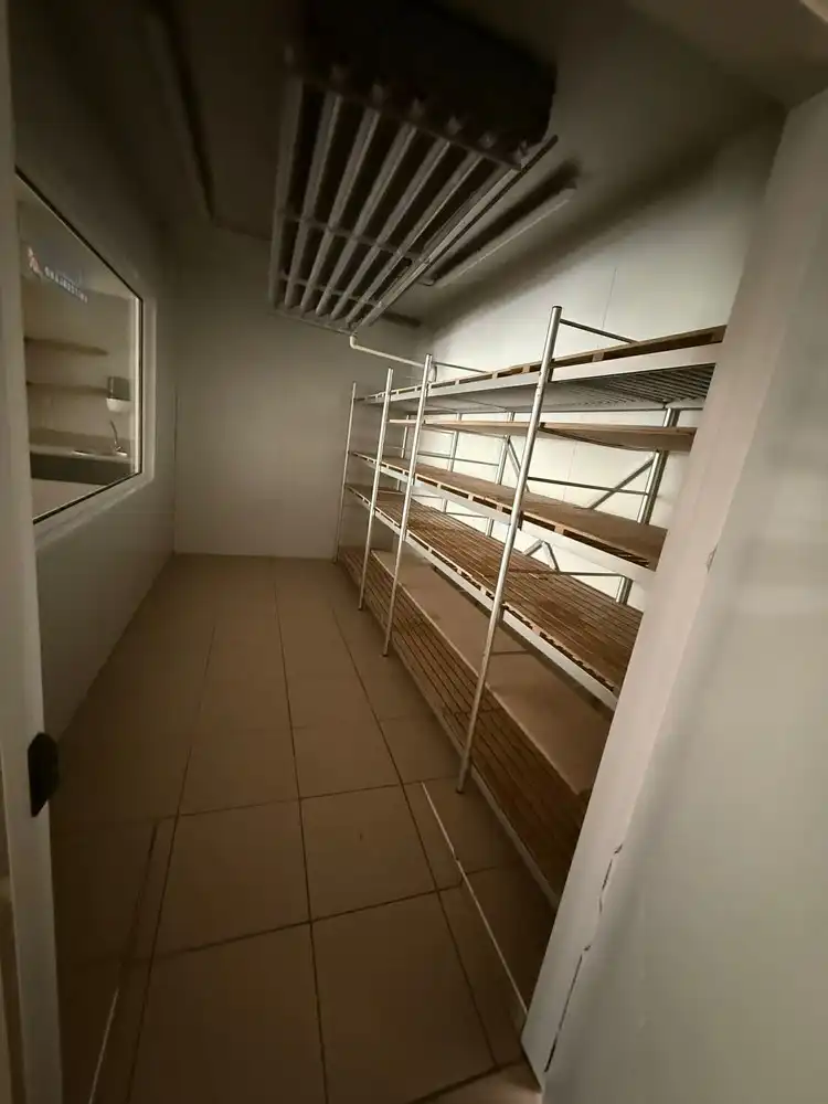 Handelsgebouw met verdiep te huur op topligging in centrum Ninove foto 10