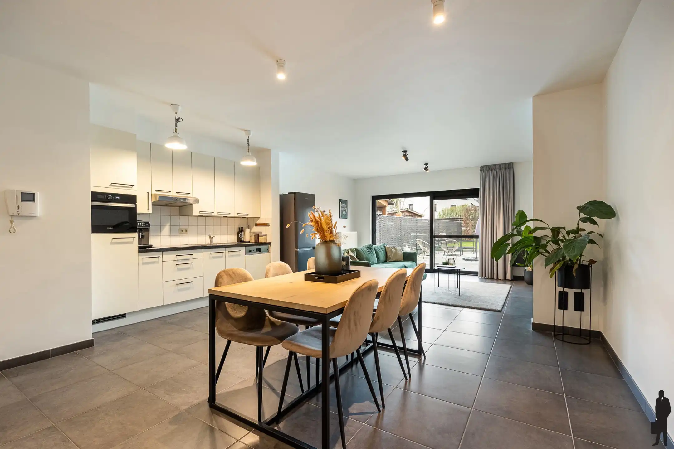 Instapklaar gelijkvloers app met 1 slpk, tuin en staanplaats foto 2