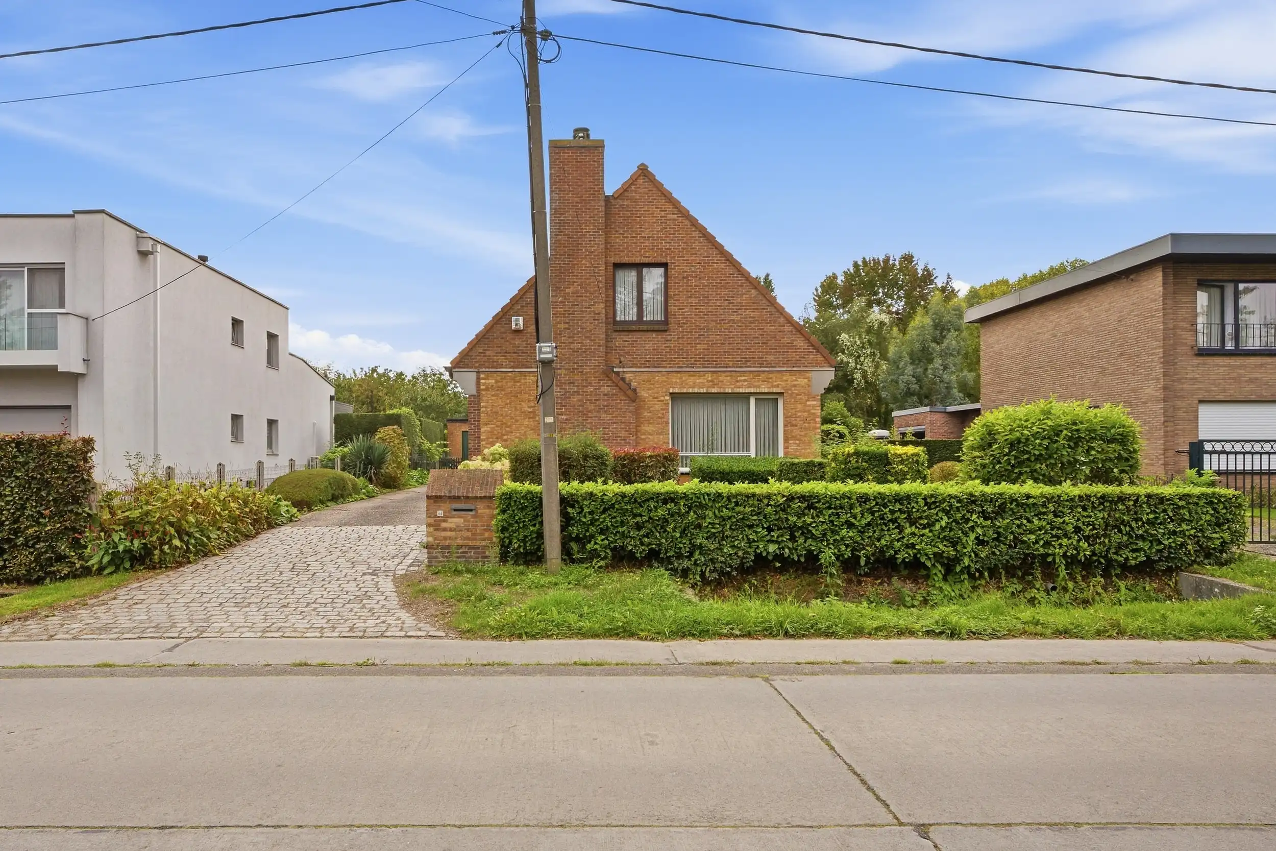Ruime gezinshuis met garage in het groen foto 25