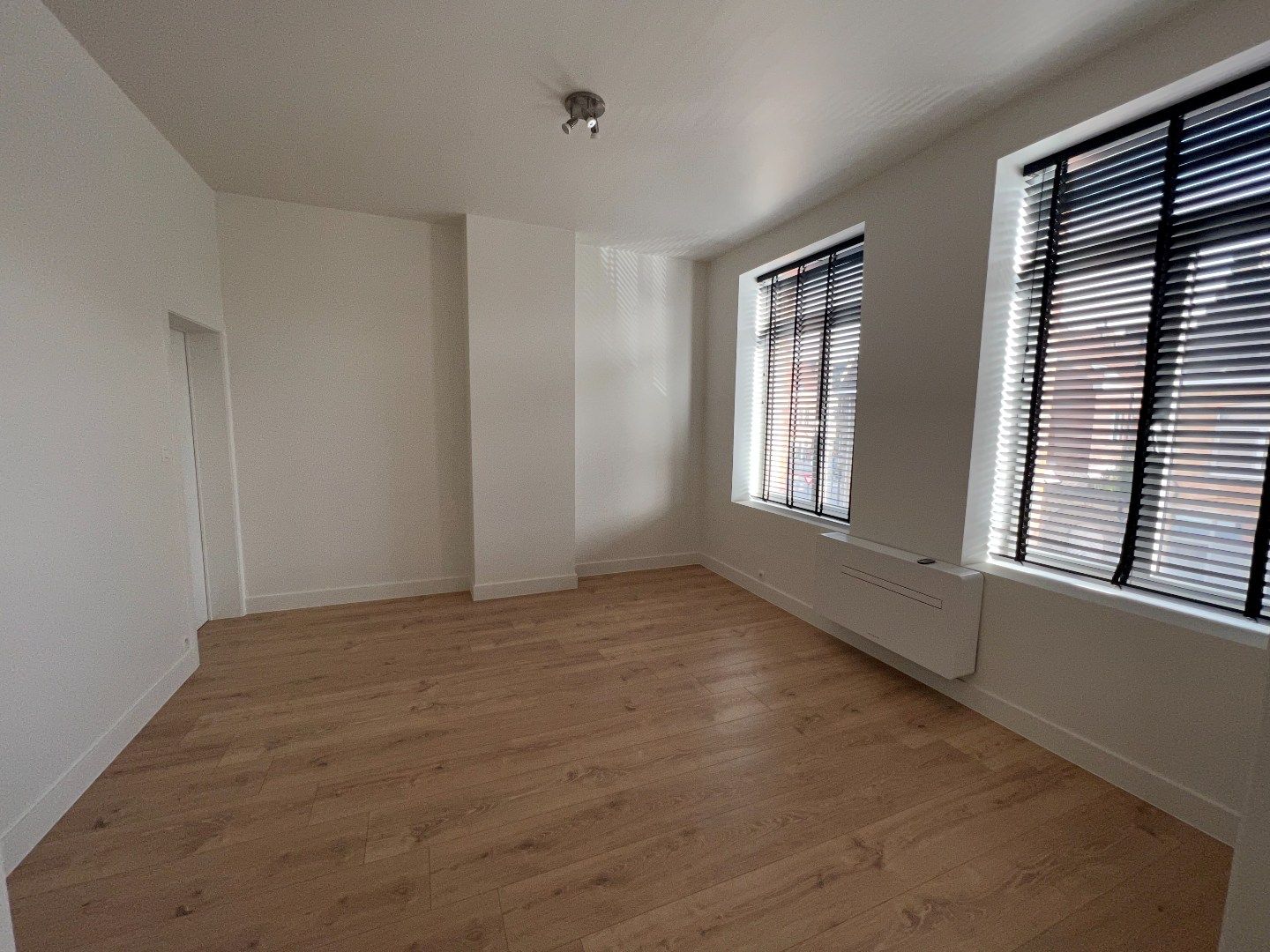 GEZELLIG APPARTEMENT MET APARTE SLAAPKAMER EN TERRAS VLAKBIJ STATION foto 5