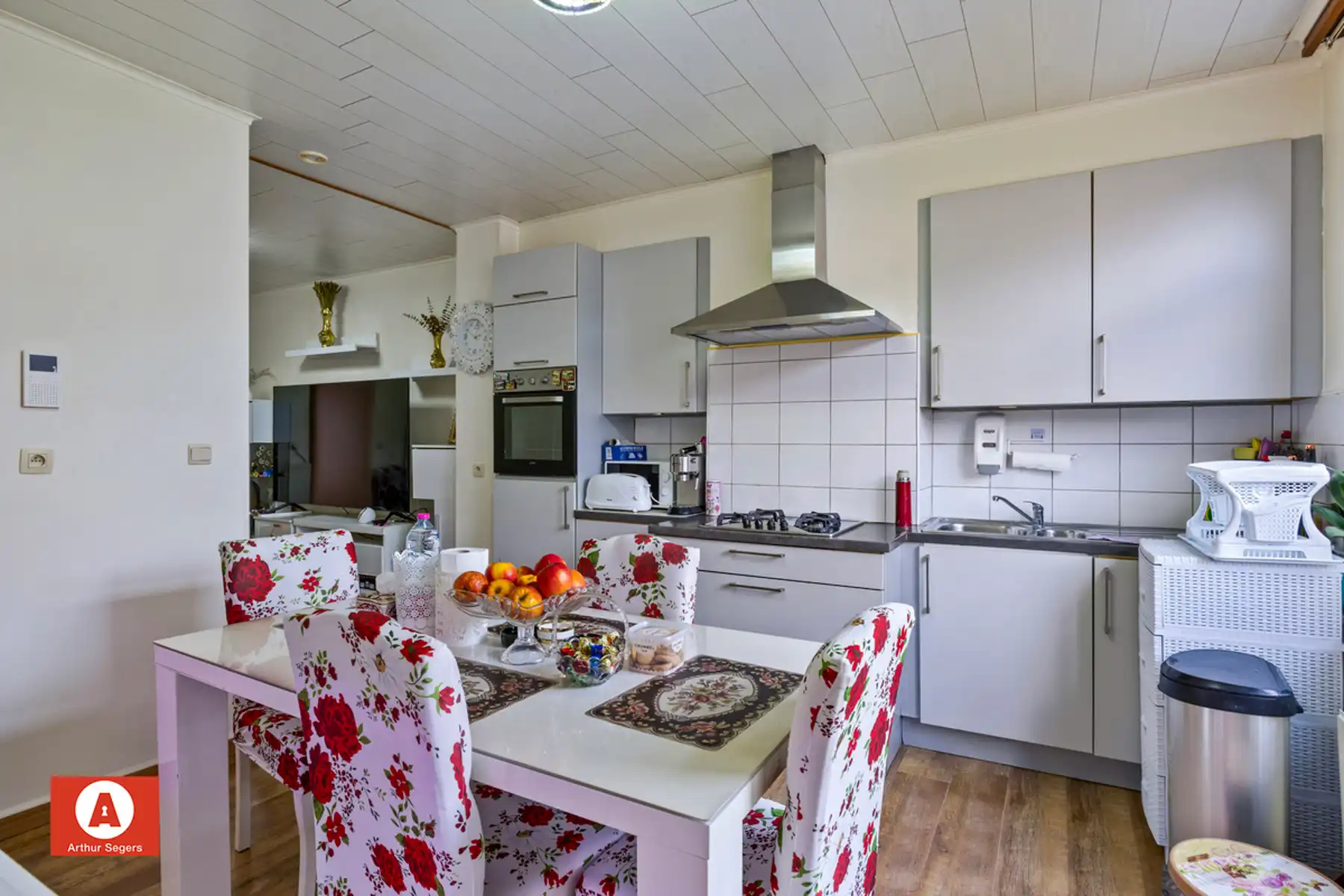 Woonhuis opgesplitst in 2 appartementen/woon-entiteiten foto 6