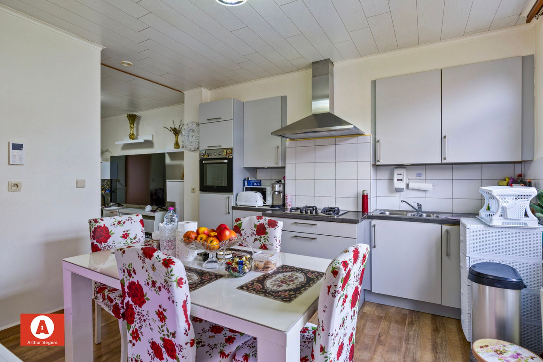 Woonhuis opgesplitst in 2 appartementen/woon-entiteiten foto 6